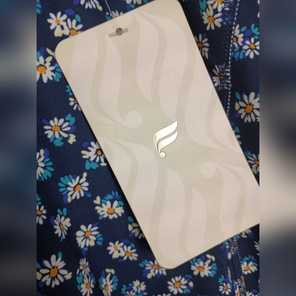NWT Fabletics PureLuxe Ultra High-Waisted 7/8 Leggings in Daisy Field Large - Picture 9 of 11